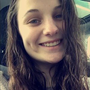 Meet your Posher, Cierra